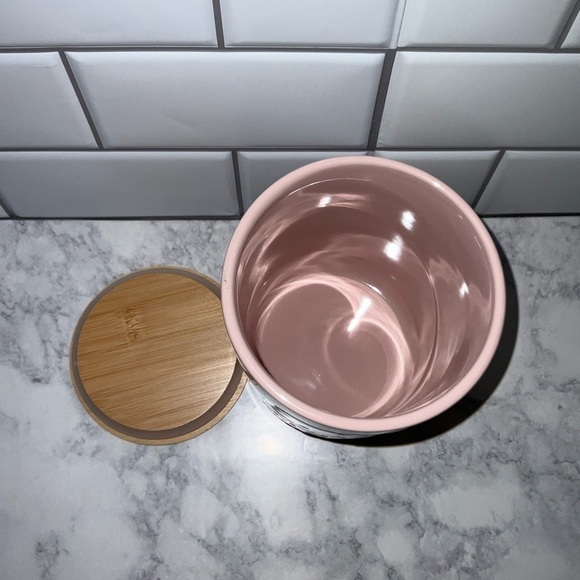 Hello kitty ceramic canister/cookie jar - Picture 7 of 7